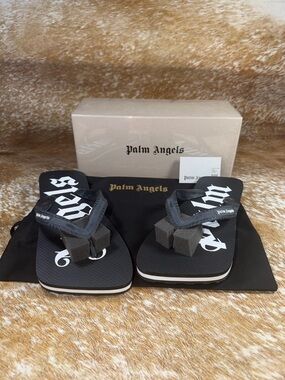 NIB Authentic Men’s Palm Angels Black Logo Flip Flops Sz 40 / US Men’s sz 8